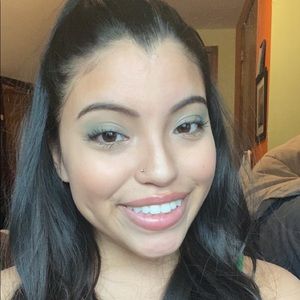 Meet your Posher, Angelica